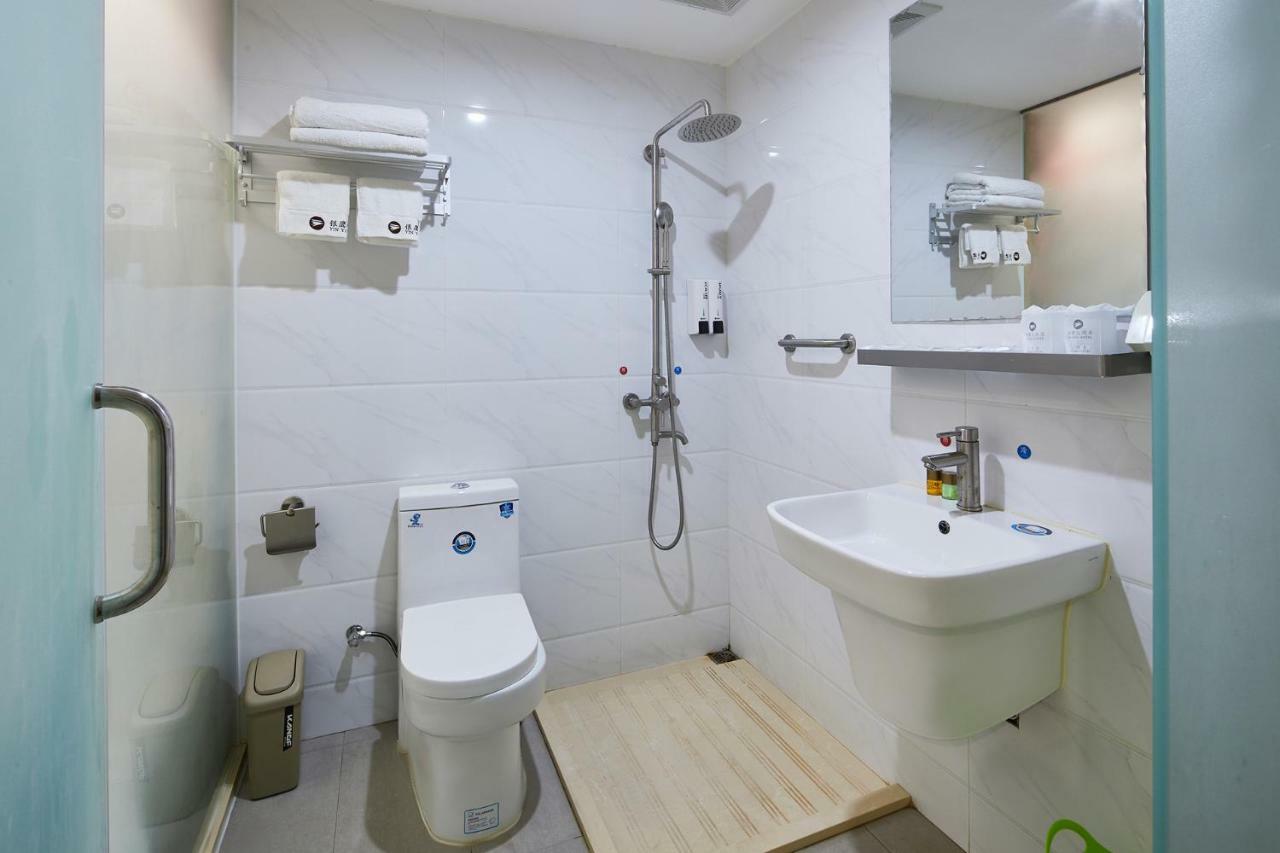 Insail Hotels Airport Road Guangzhou Exterior photo